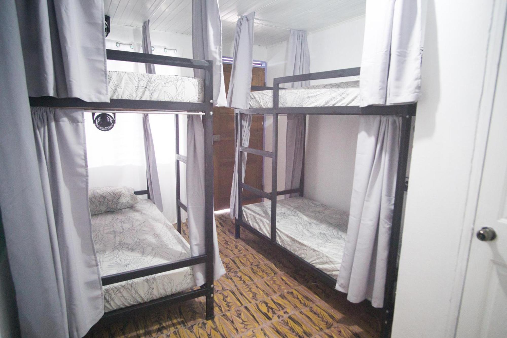 Pura Vibra Hostel La Fortuna Room photo
