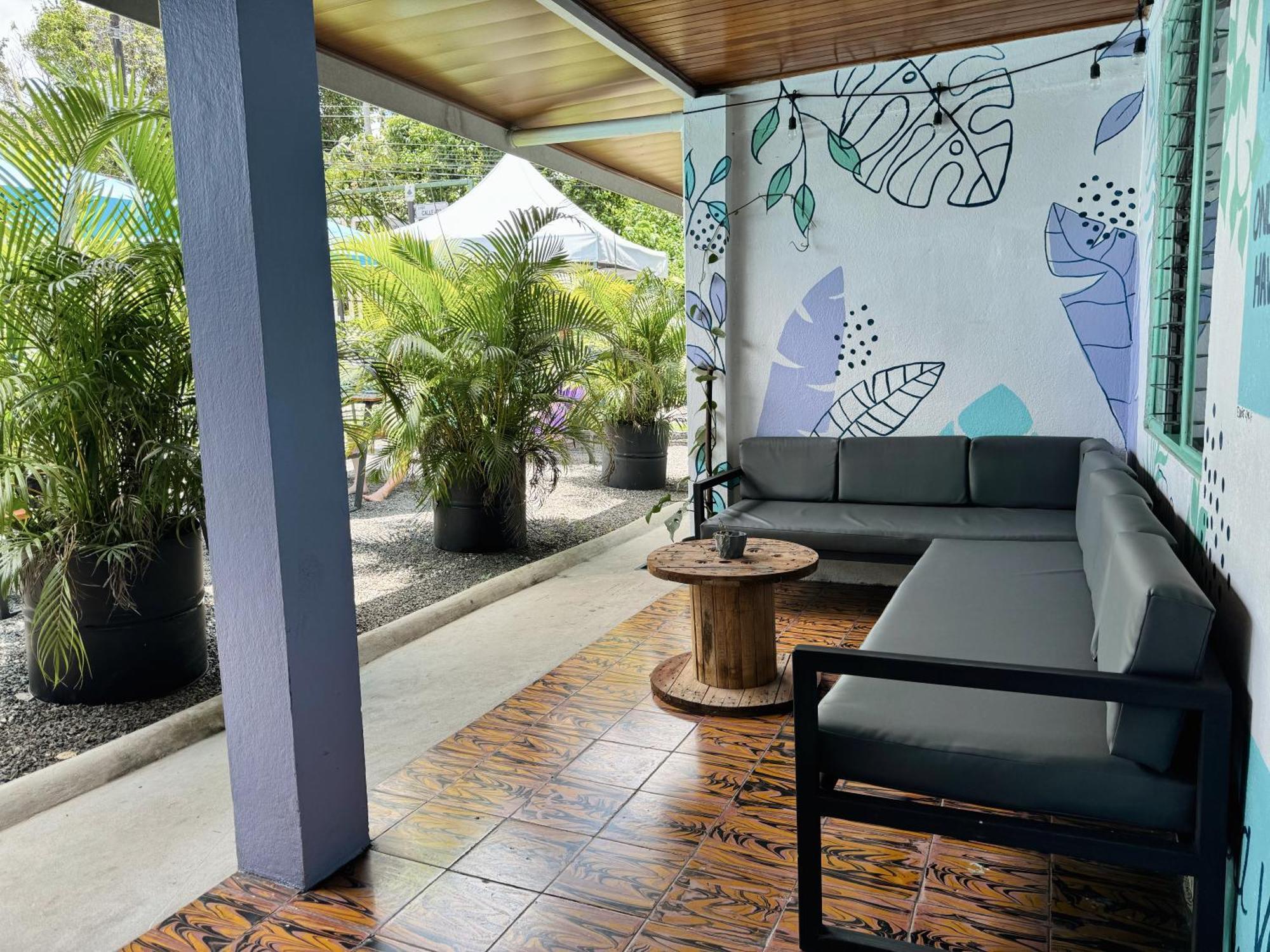 Pura Vibra Hostel La Fortuna Exterior photo