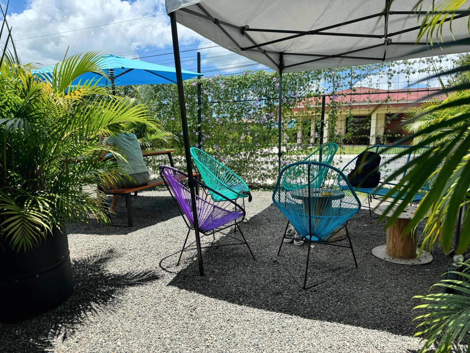 Pura Vibra Hostel La Fortuna Exterior photo