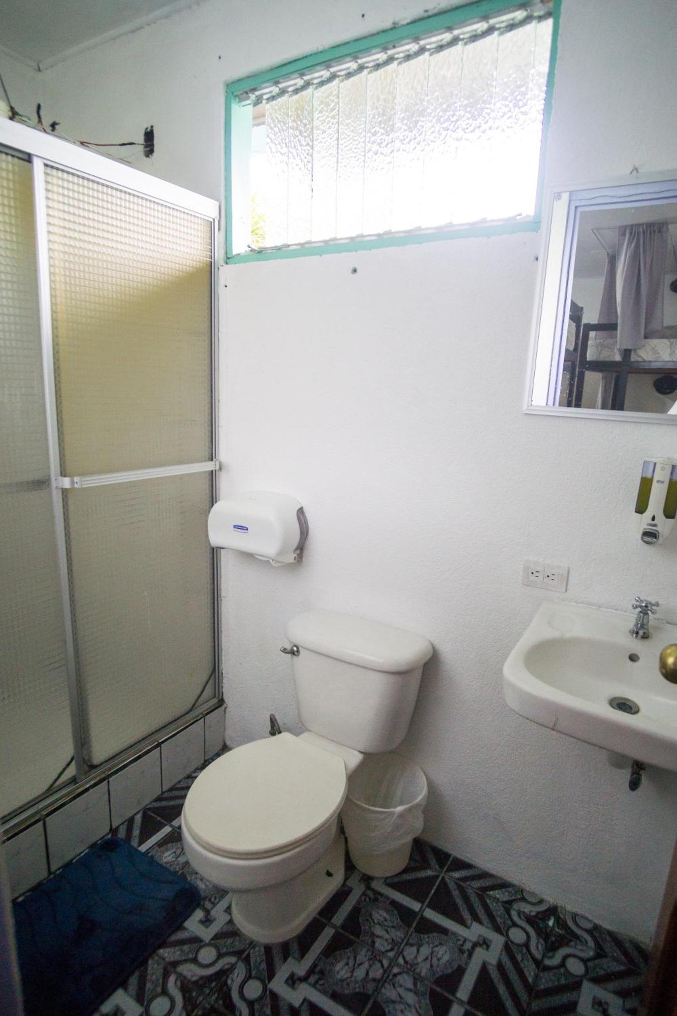 Pura Vibra Hostel La Fortuna Room photo